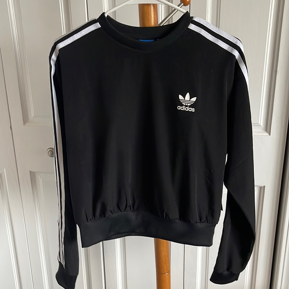 Adidas top